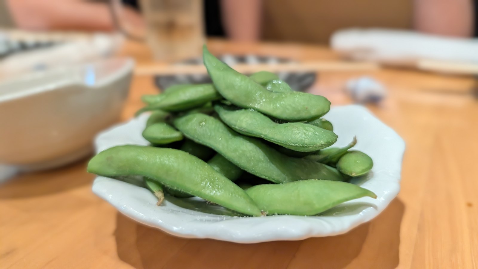 器に盛られた枝豆